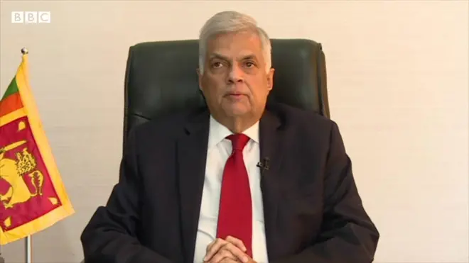 "අපි එක් එක්කෙනාට විරුද්ධ වෙලා රට විනාස කරනව ද, සාමුහිකව වැඩ කටයුතු කරලා මේ රට ගොඩ ගන්නවද"