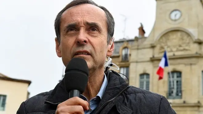 Robert Menard bersikeras bahwa dirinya hanya menyatakan fakta bukan mendorong diskriminasi.