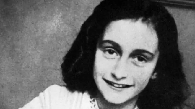 O próprio diáriojogos online gratis casinoAnne Frank forneceu as pistas sobre as circunstâncias e a razão da descoberta do esconderijo