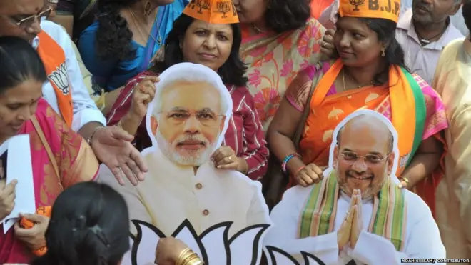 लोकसभा चुनाव 2019 में तेलंगाना में चार सीटें जीतने का जश्न मनाते बीजेपी कार्यकर्ता