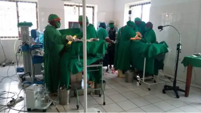 Doctors dey try save live of di children wey wound