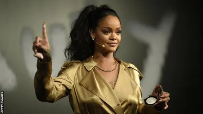 En soutien à Kaepernick, Rihanna ne chantera pas au Super Bowl