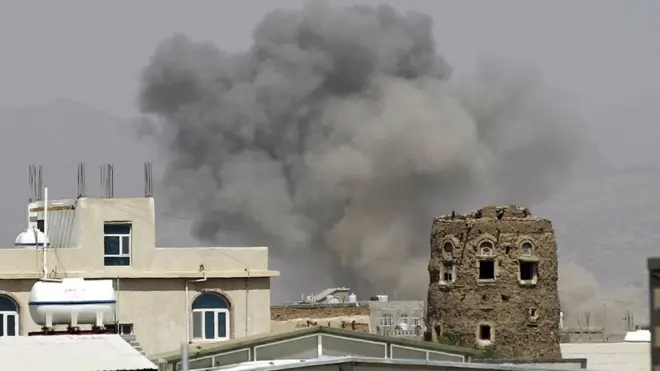 Suudi Arabistan'ın Yemen'deki hava operasyonlarında çok sayıda sivilin hayatını kaybettiği belirtiliyor.