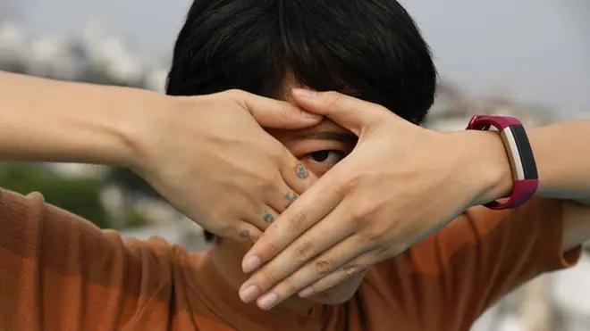 "พีระมิดหัวกลับ" จะเป็นสัญลักษณ์ของพรรคพลเมืองใหม่ โดยมีประชาชนผู้ยากไร้ซึ่งเป็นคนกลุ่มใหญ่ของประเทศ และเคยอยู่ในส่วนฐานพีระมิดสลับขึ้นมาอยู่ด้านบน แทนชนชั้นนำซึ่งเป็นคนส่วนน้อย แต่เคยเป็นยอดของพีระมิด