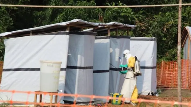 En République démocratique du Congo, les autorités sanitaires envisagent l’utilisation d’un traitement curatif contre le virus.