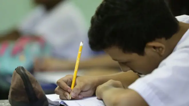 Ученик у школи