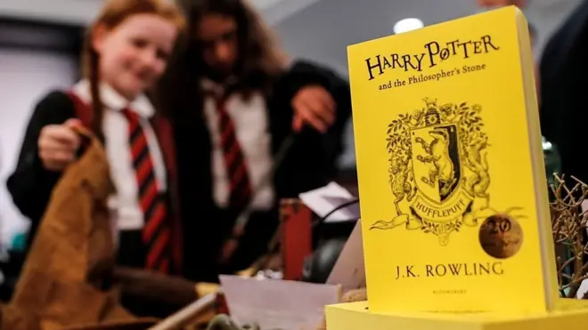 《哈利波特─神秘的魔法石》欢度出版20周年。
