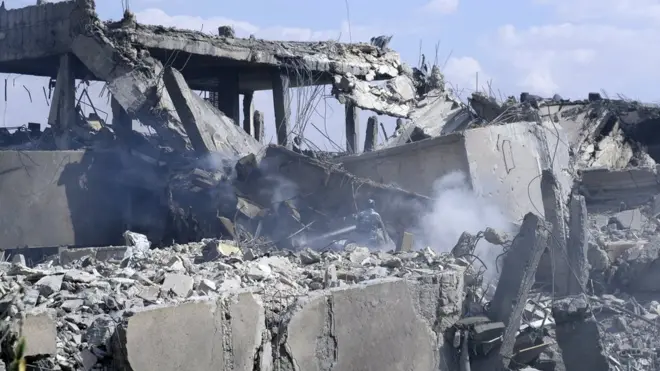 AS menyebut ada tiga sasaran dari serangan udara, termasuk pusat penelitian di Barzeh yang diduga berkaitan dengan produksi senjata kimia dan biologi.