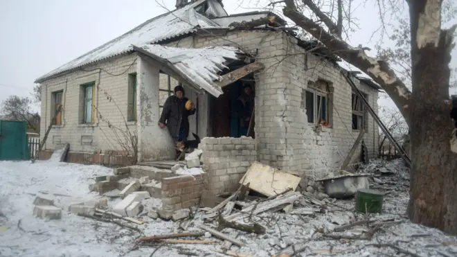 Через загострення бойових дій значна частина Авдіївки досі лишається без світла і води.