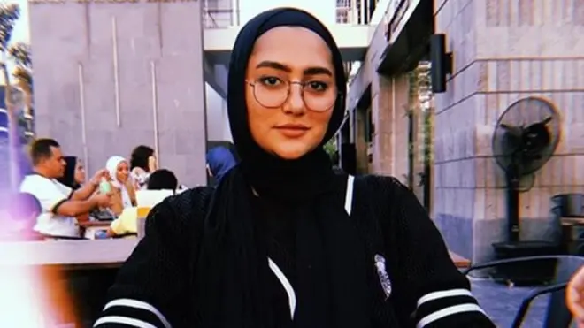 Instagram @sarahbulkhair