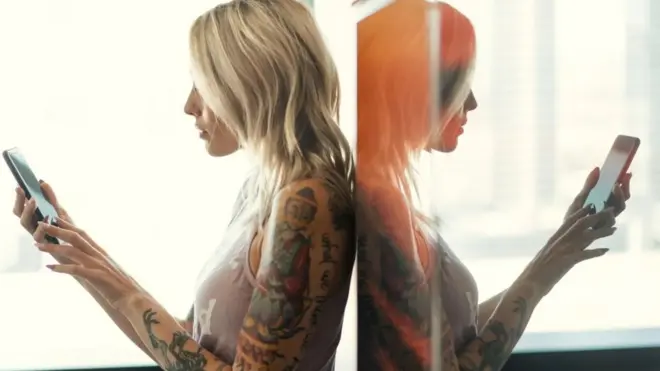 ¿Te pasas horas mirando las cuentas de quienes sigues en las redes sociales?