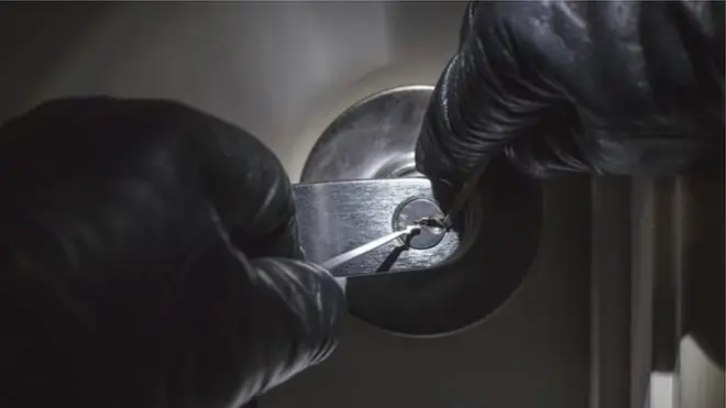 پولیس وايي، د شبکې ټول غړي د یوه بل خپلوان دي