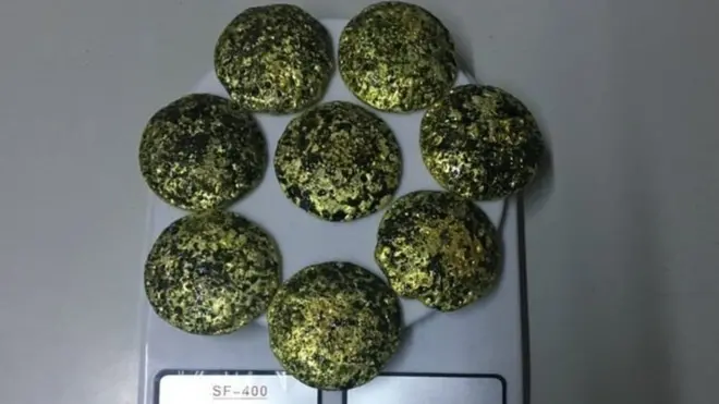 سونے کی ڈلیاں