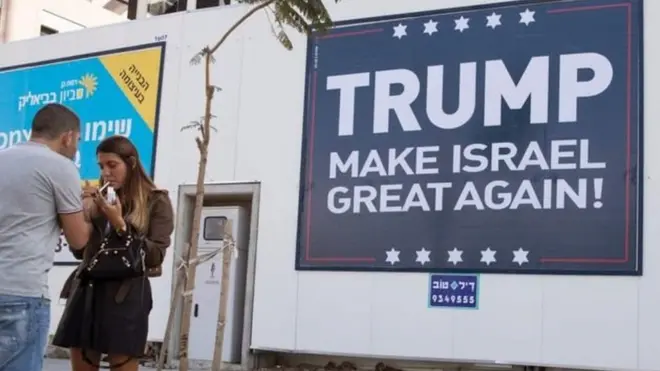 Tel Aviv'deki Trump yanlısı pankart