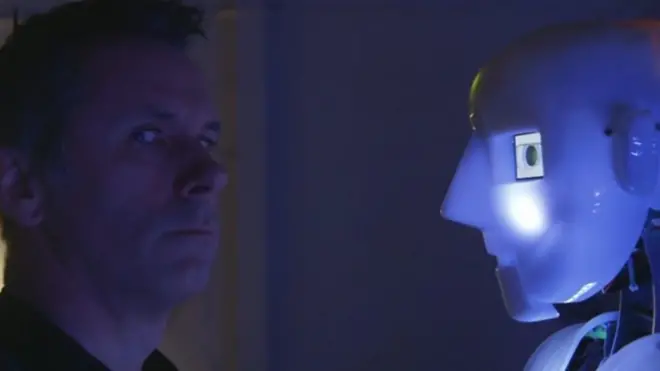 робот і людина