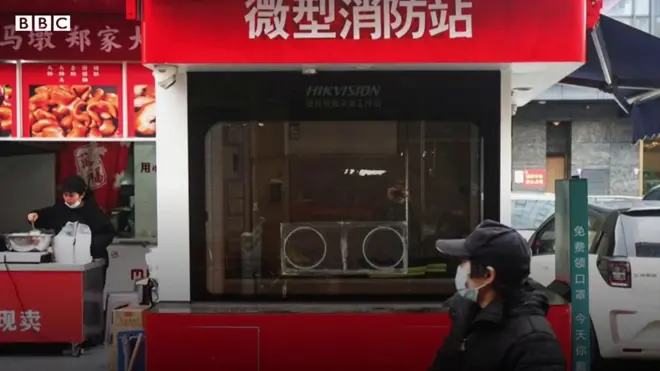 중국에서 버려진 코로나19 검사 부스, 도서관과 소방서로 재탄생