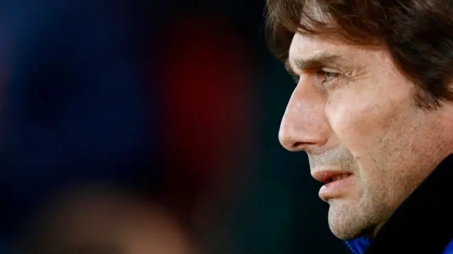 Chelsea don dey drop points but Conte say im no get pressure