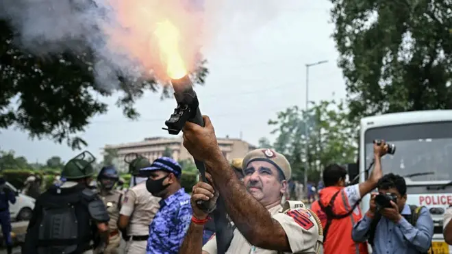 आंसू गैस