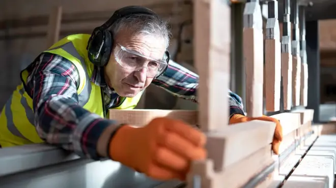 ပင်စင်အသက်၊ စုဆောင်းငွေ၊ လူ့သက်တမ်း