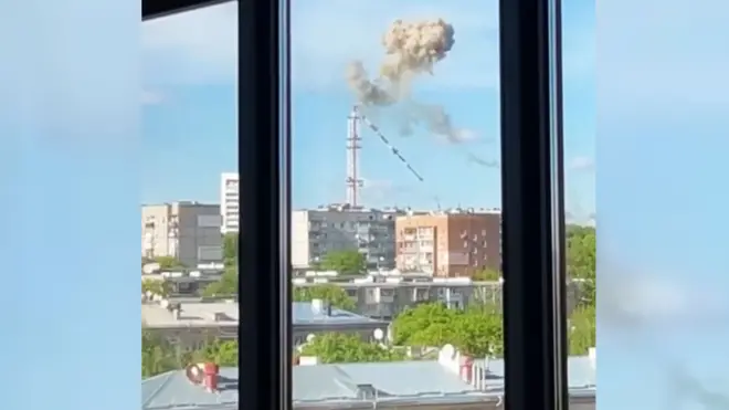 Момент удара по телебашне в Харькове