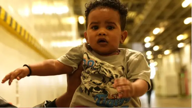 శరణార్థులకు, వలసదారులకు నివాసంగా మారిన ఓడ