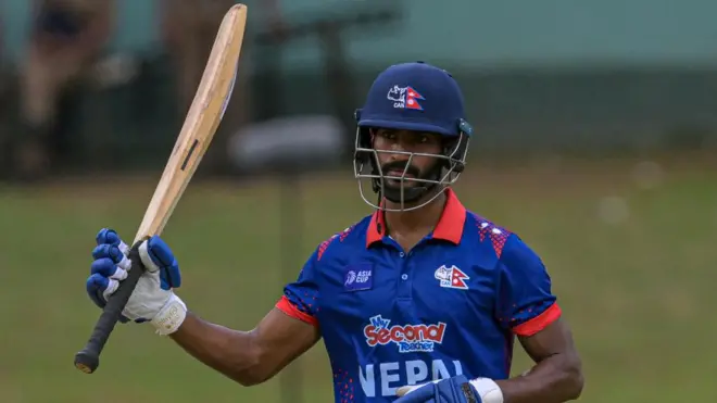 आशिफ शेखले भारतविरुद्ध अर्थशतक बनाएका थिए