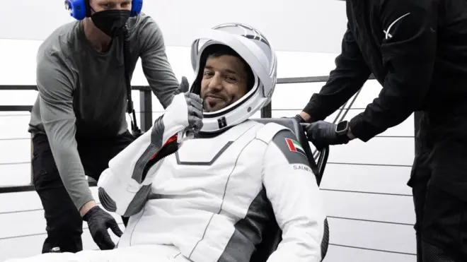 رائد الفضاء الإماراتي سلطان النيادي