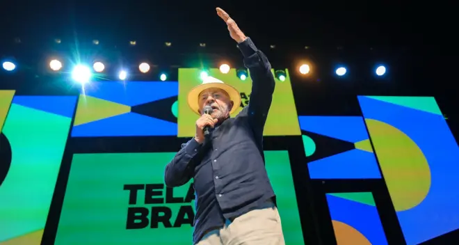 Lula em discurso 