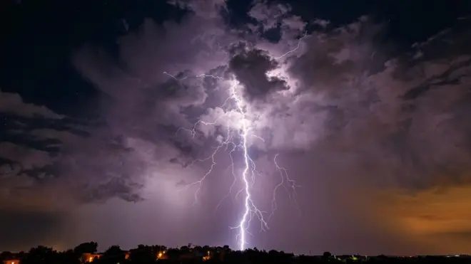 বজ্রপাতের ছবি