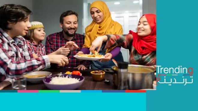 رمضان يشهد موائد إفطار بمئات الأمتار في دول عربية 