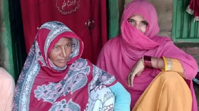 असगर यांचे कुटुंबीय 