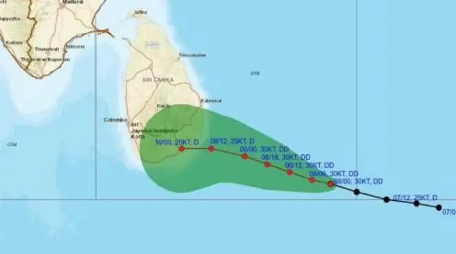 இலங்கைக்கு கடும் எச்சரிக்கை: வங்காள விரிகுடாவில் உள்ள தாழமுக்கம் புயலாக மாறுமா? நிலவரம் என்ன?