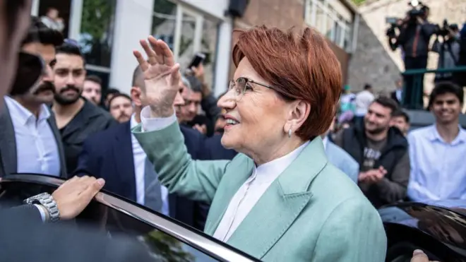 Akşener