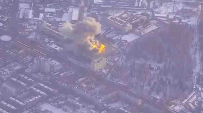 Скріншот з відео, на якому видно вибух після удару