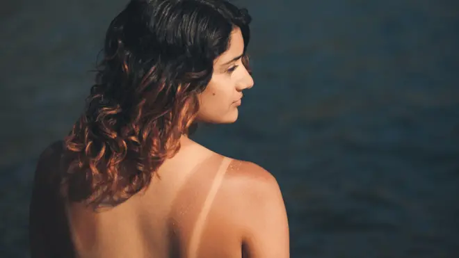 ట్యాన్ లైన్స్ 