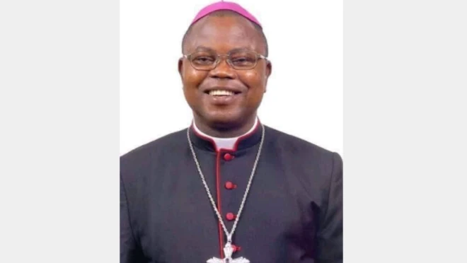 Ernest Obodo ewerela ọkwa nchịkwa Dayọsis Abakaliki ka Bishọp Chukwu lara mmụọ