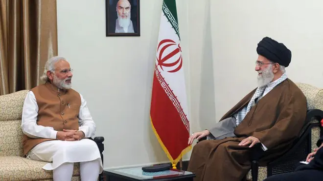 ইরানের সর্বোচ্চ নেতা, নিহত আয়াতুল্লাহ আলী খামেনির সঙ্গে বৈঠকে ভারতের প্রধানমন্ত্রী নরেন্দ্র মোদী - ২০১৬ সালের ছবি
