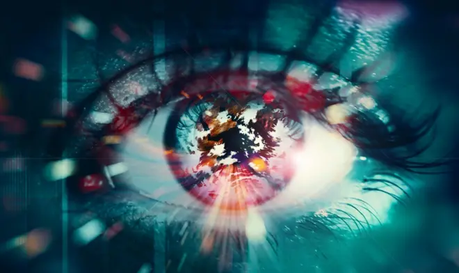 आँखों की पुतली में पृथ्वी का ग्राफ़िक्स