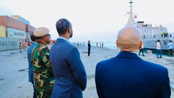 Ajajaan humna waraanaa Somaaliyaa meeshaa waraanaa Masiriin ergiteef yeroo simatan