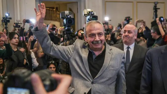 sırrı süreyya önder