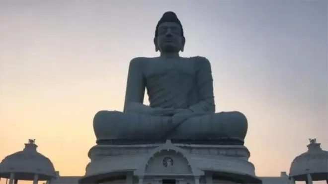 అమరావతిలో బుద్ధుడి విగ్రహం
