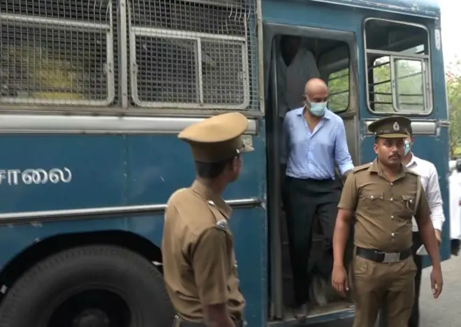 කපිල චන්දසේන අධිකරණයට රැගෙන එන අයුරු