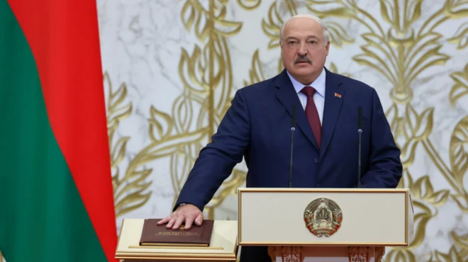 Лукашенко приносит клятву президента