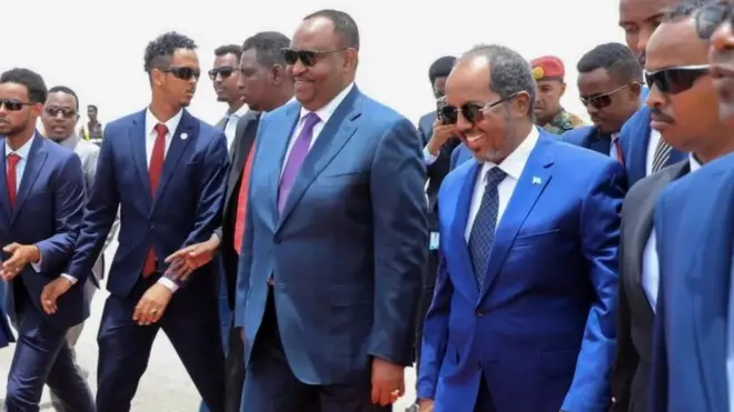 Jinsiy aloqa videolari katta siklar va katta tanali ayollar