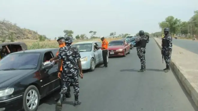 Aworan awọn ọlọpaa loju opopona