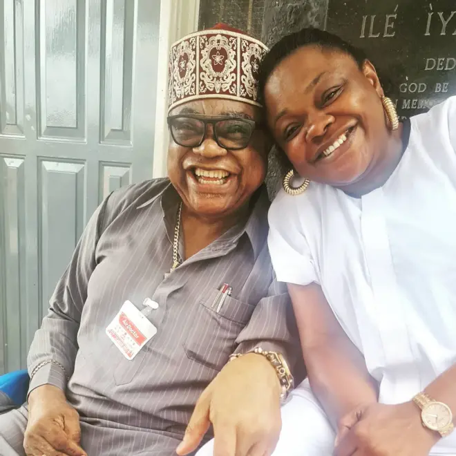 Aworan Oloogbe Akala ati Ọlamide ọmọ rẹ