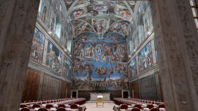 Sala da Capela Sistina organizada para o conclave