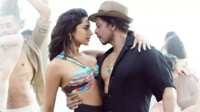 পাঠান সিনেমা নিয়ে তীব্র বিতর্ক তৈরি হয়েছে ভারতে। 