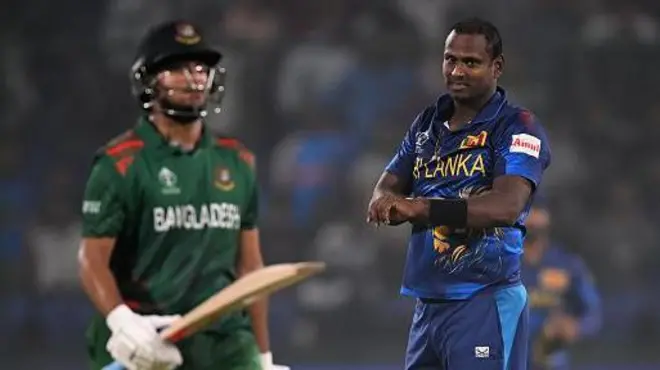 ශ්රී ලංකාව සහ බංගලාදේශය තරගයේදී ඇන්ජලෝ මැතිව්ස් හට ලබාදුන් " Timed out" දවා ගැනීම සම්බන්ධයෙන් මේ වන විට දැඩි සංවාදයක් මතුව ඇත.