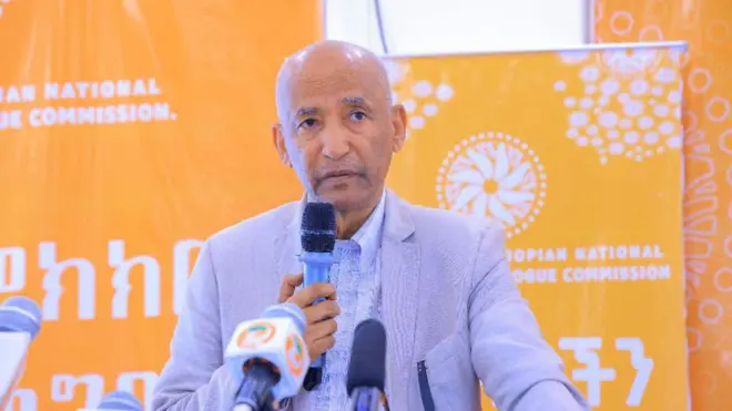 Komishinara Olaanaan Marii Biyyaalessaa Piroofeesar Mesfin Araayyaa 